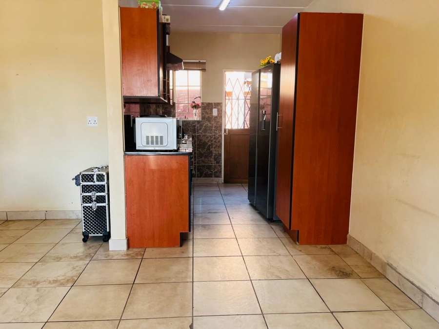 2 Bedroom Property for Sale in Waterval East North West